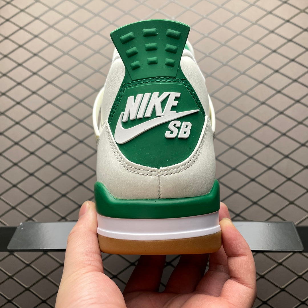 Air Jordan 4 Pine Green